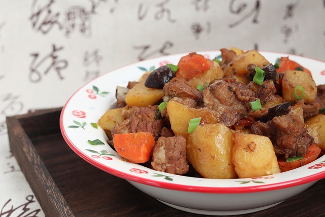 紅燒排骨燉土豆的做法-家常味燉菜譜