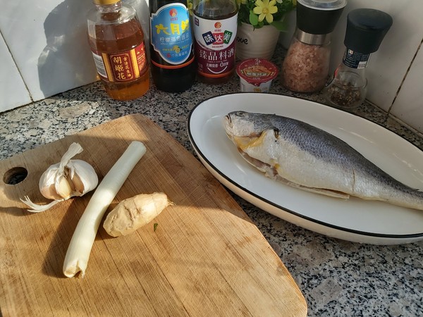 XO醬燒黃花魚的做法-香辣味燉菜譜-易網<a href=http://m.aoa7937.com/ target=_blank class=infotextkey>健康養生</a>網 XO醬燒黃花魚的做法-香辣味燉菜譜