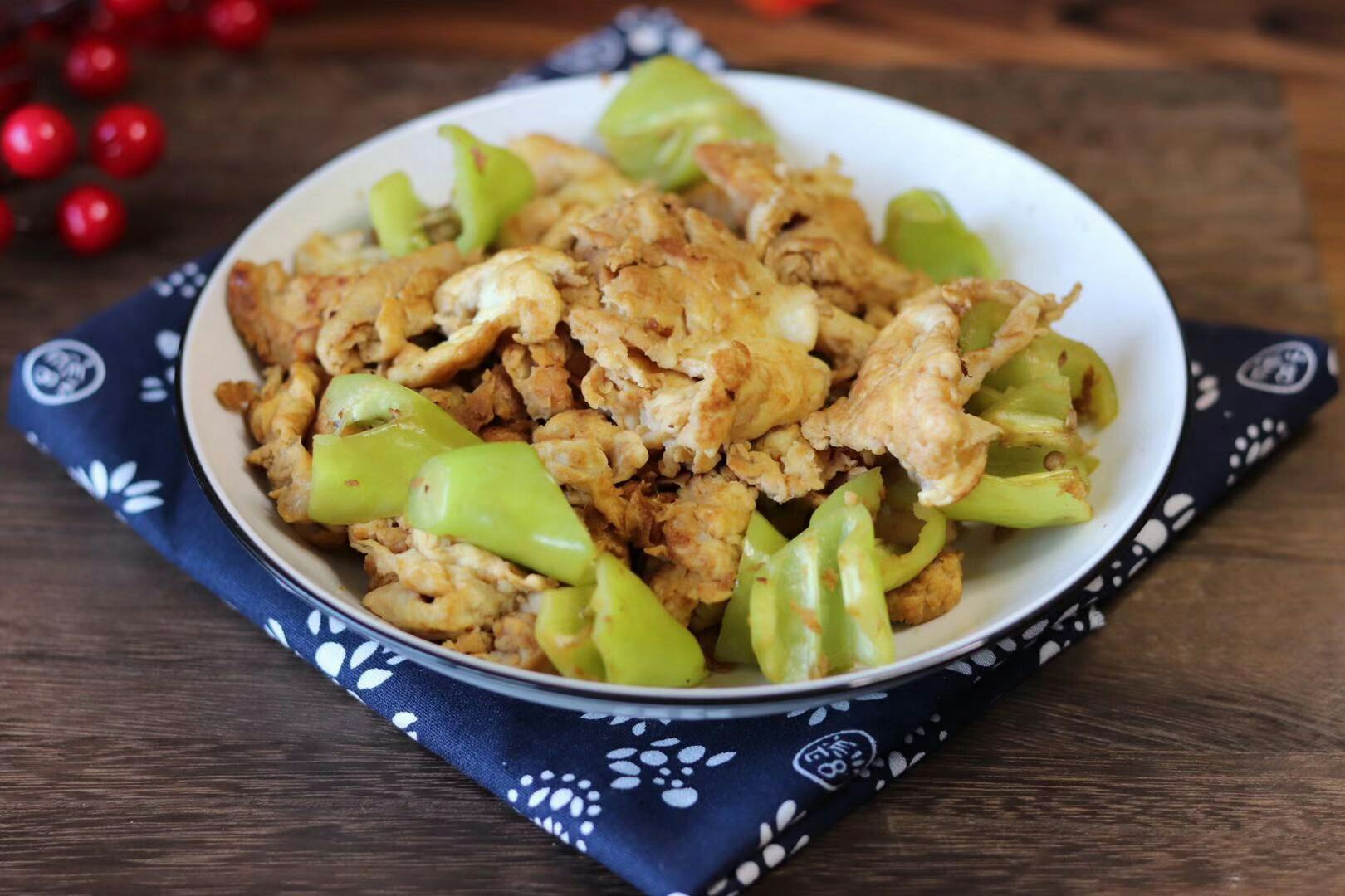 鵝蛋炒尖椒的做法-家常味炒菜譜-易網健康養生網 鵝蛋炒尖椒的做法-家常味炒菜譜