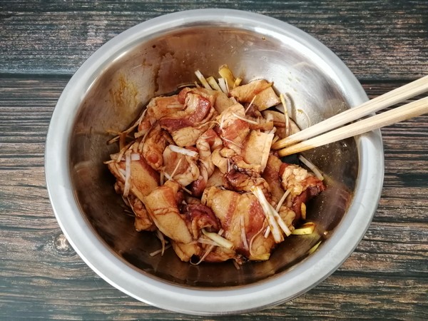 南瓜粉蒸肉的做法-家常味蒸菜譜-易網(wǎng)健康養(yǎng)生網(wǎng) 南瓜粉蒸肉的做法-家常味蒸菜譜