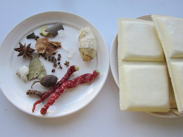 鹵豆腐干的做法-家常味鹵菜譜-易網<a href=http://m.aoa7937.com/ target=_blank class=infotextkey>健康養生</a>網 鹵豆腐干的做法-家常味鹵菜譜