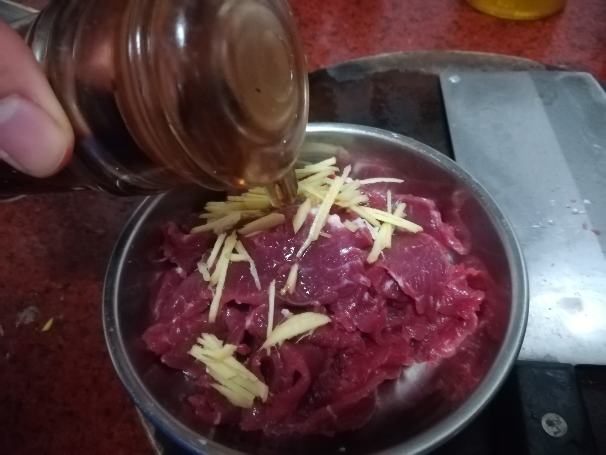 番茄炒牛肉的做法-家常味炒菜譜