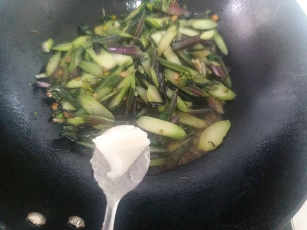 爆炒紅菜苔的做法-咸鮮味炒菜譜