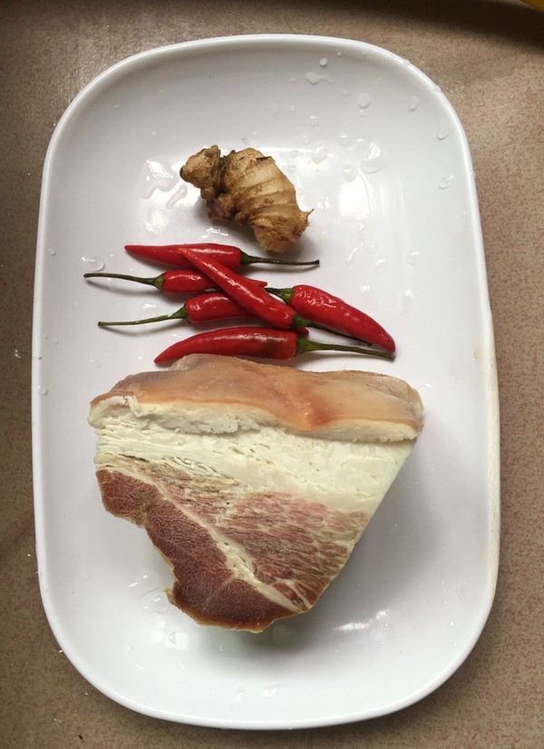 干豆角炒臘肉的做法-咸鮮味燉菜譜-易網健康養生網 干豆角炒臘肉的做法-咸鮮味燉菜譜