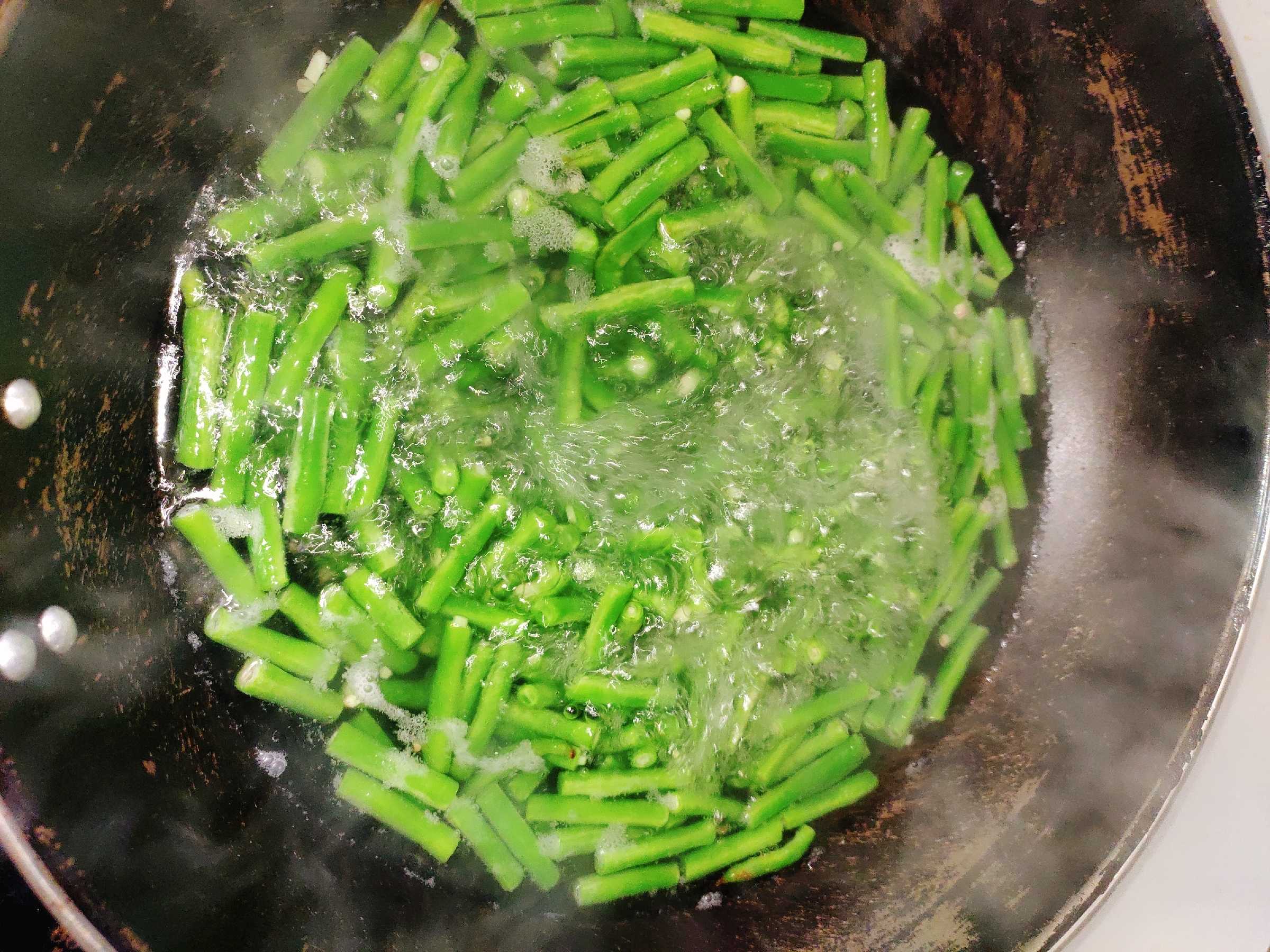 蒜香豇豆的做法-蒜香味燒菜譜