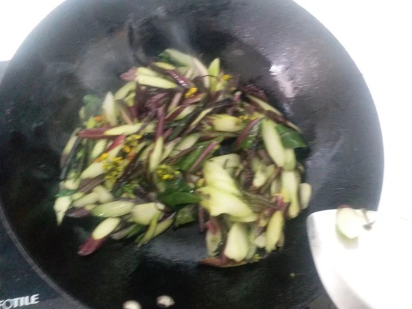 爆炒紅菜苔的做法-咸鮮味炒菜譜