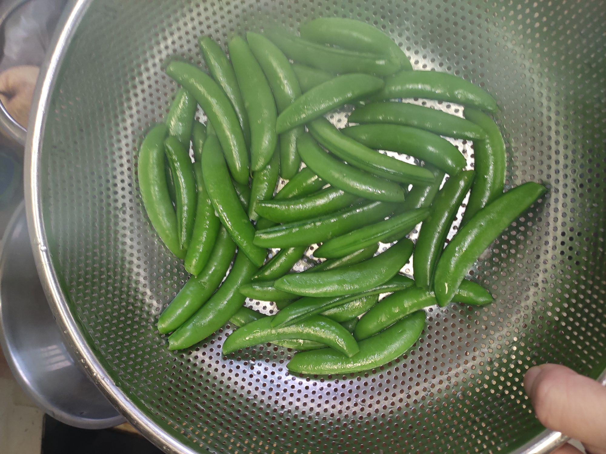 涼調(diào)荷蘭豆的做法-家常味拌菜譜