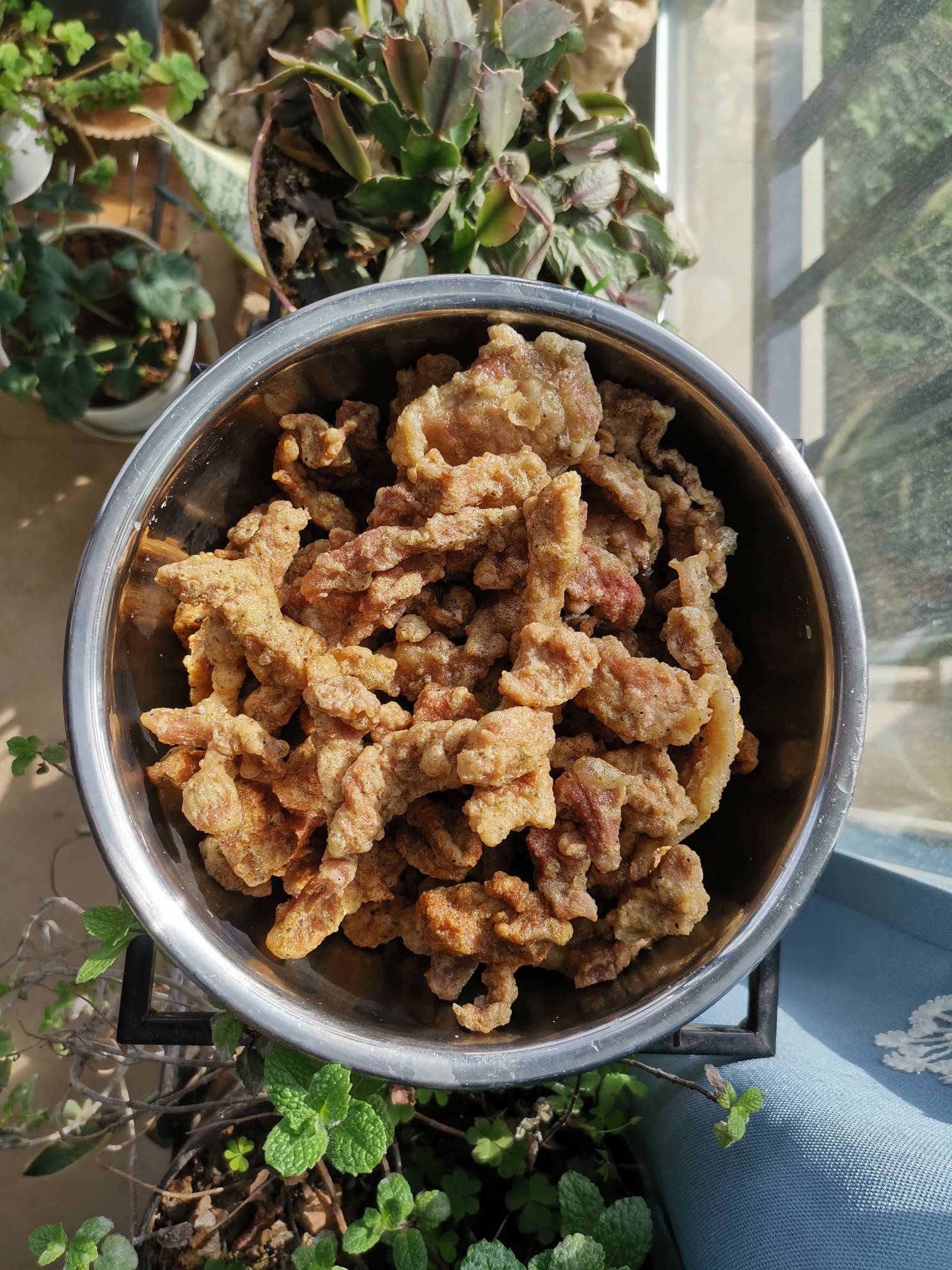 炸酥肉的做法-家常味炸菜譜-易網健康養生網 炸酥肉的做法-家常味炸菜譜