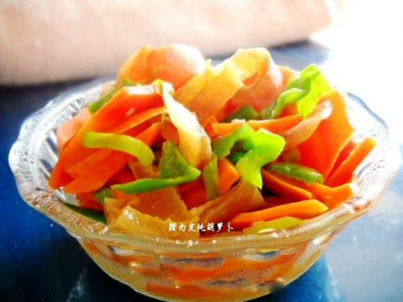 臘肉皮燉胡蘿卜的做法-咸鮮味燉菜譜-易網(wǎng)健康養(yǎng)生網(wǎng) 臘肉皮燉胡蘿卜的做法-咸鮮味燉菜譜