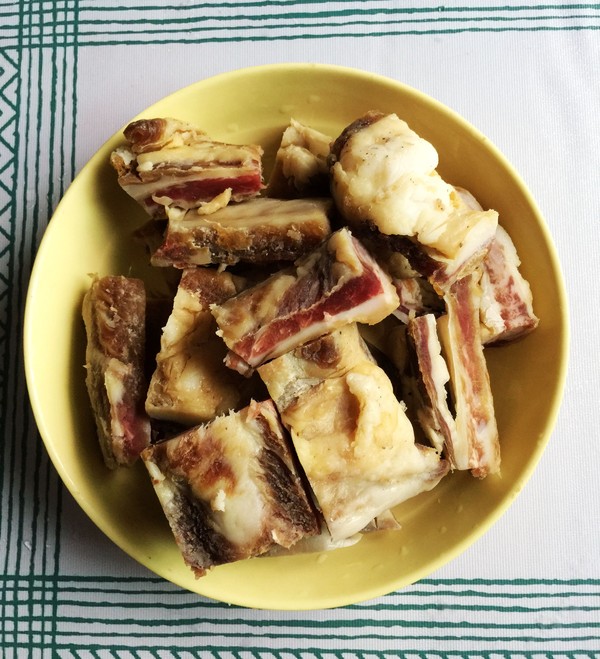 香辣臘排骨的做法-香辣味炒菜譜-易網健康養生網 香辣臘排骨的做法-香辣味炒菜譜
