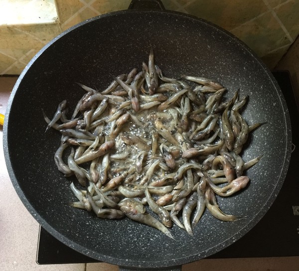 香辣小魚仔的做法-咸鮮味燒菜譜-易網(wǎng)健康養(yǎng)生網(wǎng) 香辣小魚仔的做法-咸鮮味燒菜譜