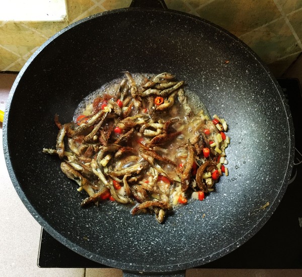 香辣小魚仔的做法-咸鮮味燒菜譜-易網(wǎng)健康養(yǎng)生網(wǎng) 香辣小魚仔的做法-咸鮮味燒菜譜