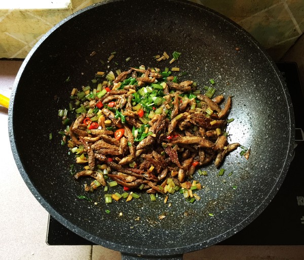 香辣小魚仔的做法-咸鮮味燒菜譜-易網(wǎng)健康養(yǎng)生網(wǎng) 香辣小魚仔的做法-咸鮮味燒菜譜