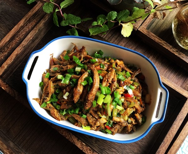 香辣小魚仔的做法-咸鮮味燒菜譜-易網(wǎng)健康養(yǎng)生網(wǎng) 香辣小魚仔的做法-咸鮮味燒菜譜