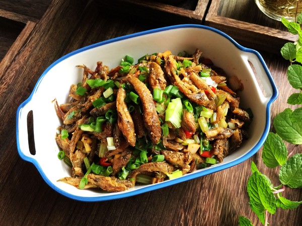 香辣小魚仔的做法-咸鮮味燒菜譜-易網(wǎng)健康養(yǎng)生網(wǎng) 香辣小魚仔的做法-咸鮮味燒菜譜