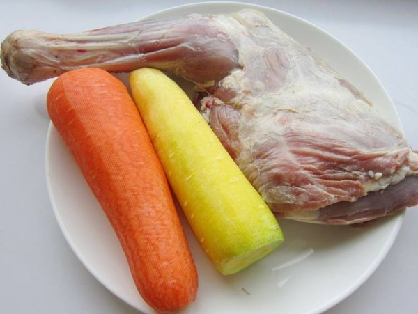 胡蘿卜燉羊腿的做法-家常味燉菜譜
