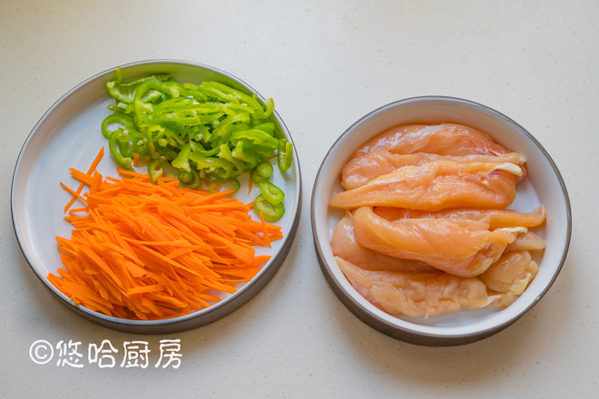 魚香雞絲的做法-家常味炒菜譜-易網<a href=http://m.aoa7937.com/ target=_blank class=infotextkey>健康養生</a>網 魚香雞絲的做法-家常味炒菜譜