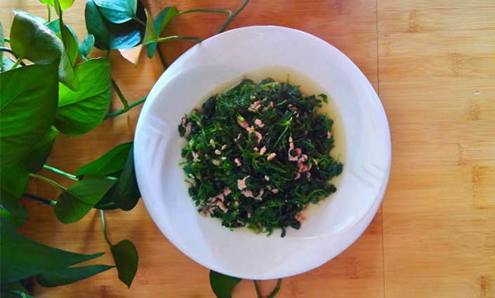 薺菜炒肉絲的做法-咸鮮味炒菜譜-易網(wǎng)健康養(yǎng)生網(wǎng) 薺菜炒肉絲的做法-咸鮮味炒菜譜