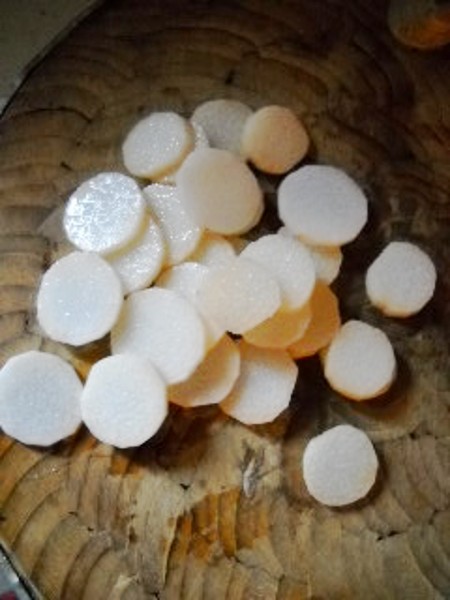 山藥鯽魚(yú)粉絲的做法-咸鮮味燉菜譜