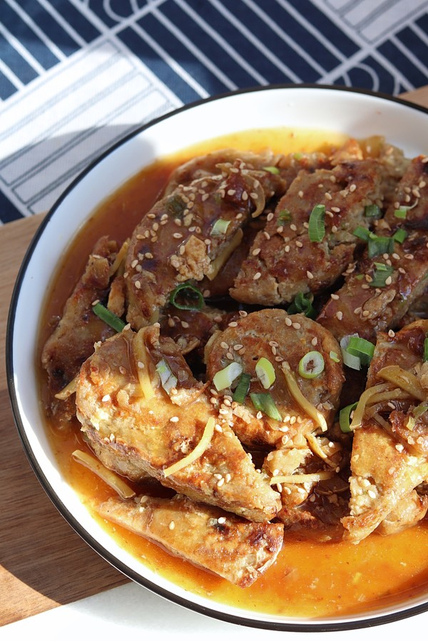 家常燴魚餅的做法-家常味炒菜譜-易網(wǎng)健康養(yǎng)生網(wǎng) 家常燴魚餅的做法-家常味炒菜譜