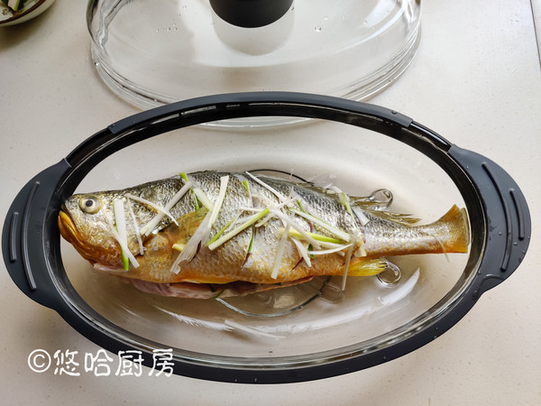 清蒸大黃魚的做法-家常味蒸菜譜-易網(wǎng)健康養(yǎng)生網(wǎng) 清蒸大黃魚的做法-家常味蒸菜譜