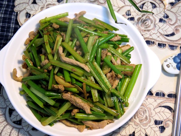 肉絲炒蒜苔的做法-家常味炒菜譜-易網健康養生網 肉絲炒蒜苔的做法-家常味炒菜譜