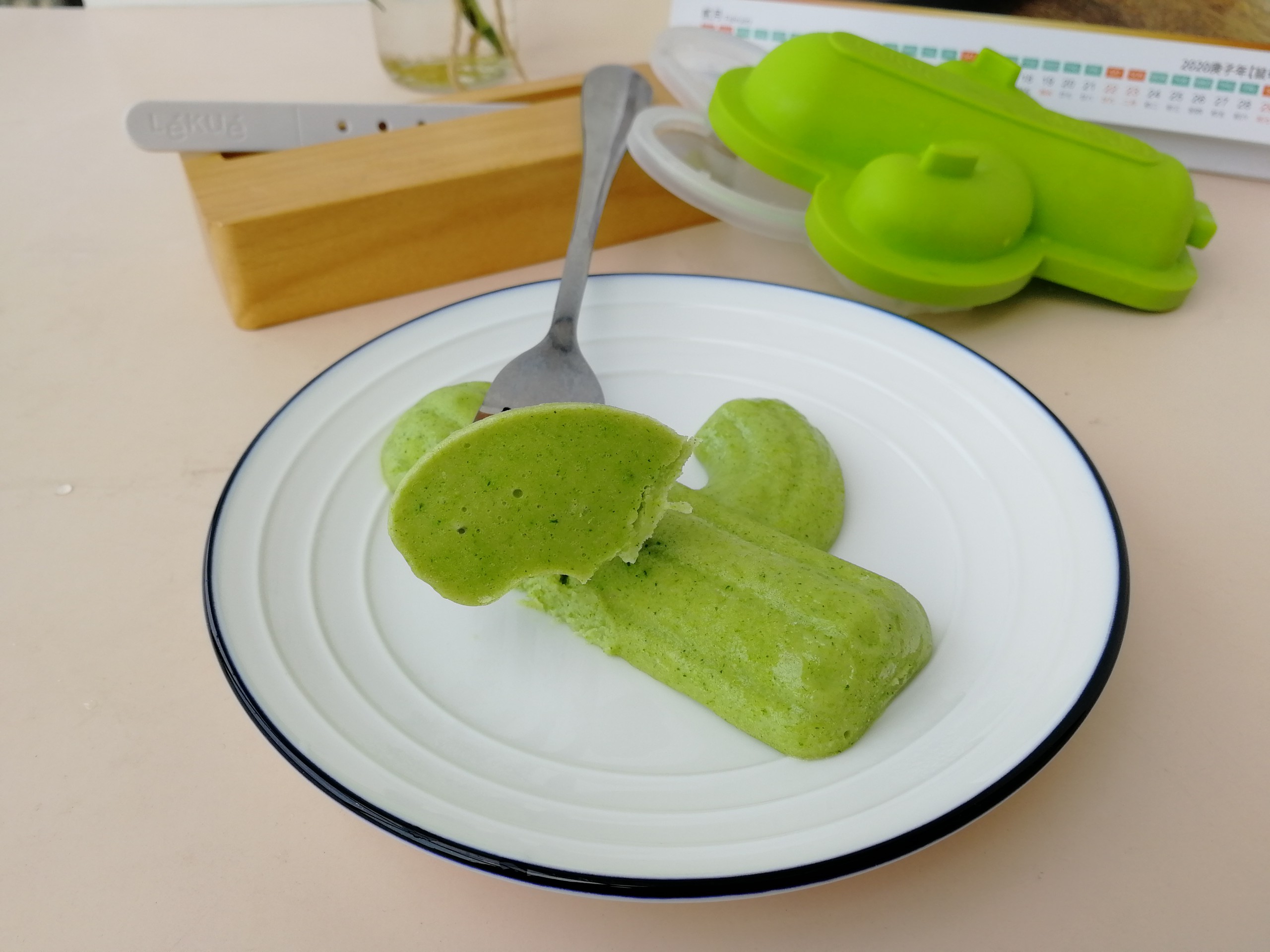 無糖西蘭花蒸糕的做法-其它口味蒸菜譜-易網(wǎng)健康養(yǎng)生網(wǎng) 無糖西蘭花蒸糕的做法-其它口味蒸菜譜