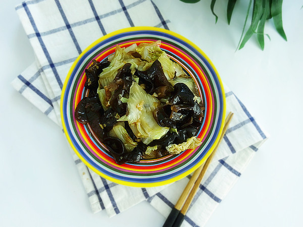 木耳炒白菜的做法-家常味炒菜譜-易網(wǎng)健康養(yǎng)生網(wǎng) 木耳炒白菜的做法-家常味炒菜譜