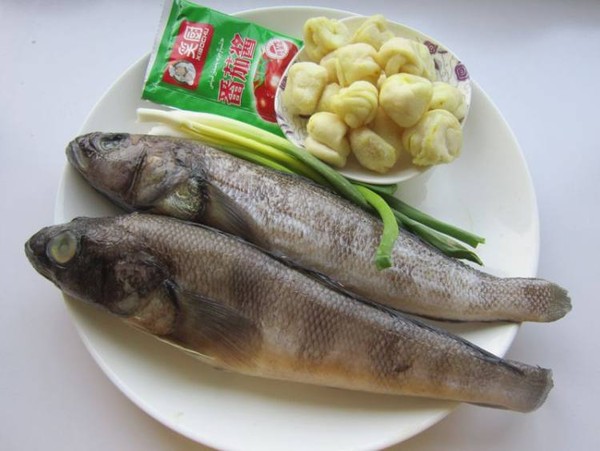 五道黑燜花卷的做法-家常味燜菜譜-易網(wǎng)<a href=http://m.aoa7937.com/ target=_blank class=infotextkey>健康養(yǎng)生</a>網(wǎng) 五道黑燜花卷的做法-家常味燜菜譜