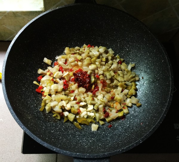 泡兒菜燒草魚的做法-酸辣味燒菜譜-易網健康養生網 泡兒菜燒草魚的做法-酸辣味燒菜譜