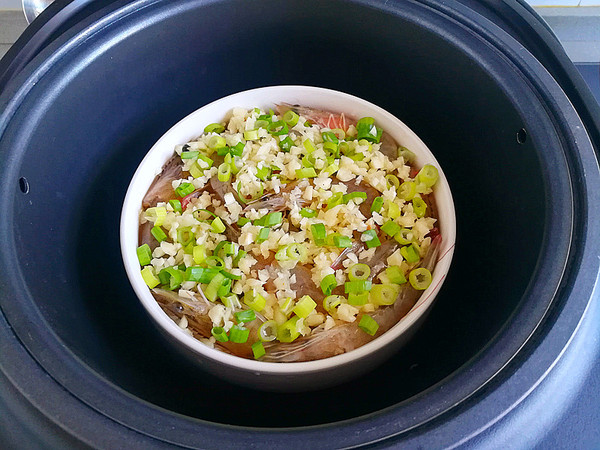 蒜蓉米粉蒸蝦的做法-家常味蒸菜譜-易網健康養生網 蒜蓉米粉蒸蝦的做法-家常味蒸菜譜