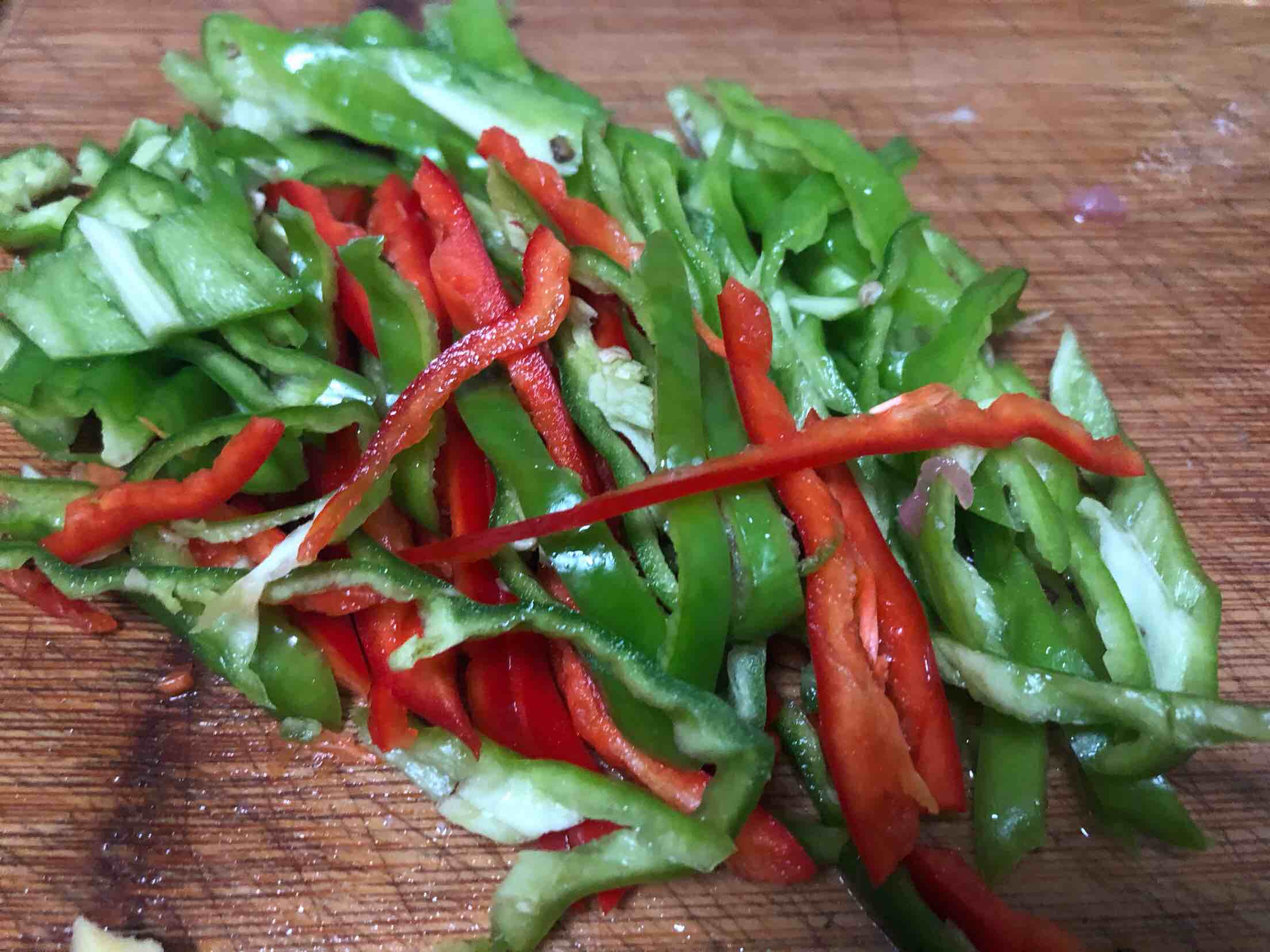 面筋炒肉絲的做法-家常味炒菜譜