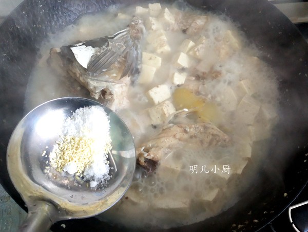 魚頭豆腐湯的做法-家常味煮菜譜