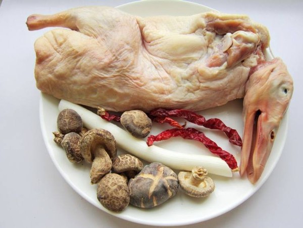香菇燒紅嘴雁的做法-家常味燒菜譜-易網<a href=http://m.aoa7937.com/ target=_blank class=infotextkey>健康養生</a>網 香菇燒紅嘴雁的做法-家常味燒菜譜