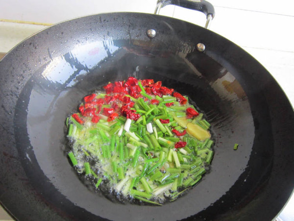 臘魚燒茄子的做法-咸鮮味燒菜譜-易網健康養生網 臘魚燒茄子的做法-咸鮮味燒菜譜
