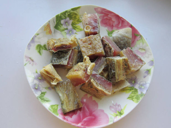 臘魚燒茄子的做法-咸鮮味燒菜譜-易網健康養生網 臘魚燒茄子的做法-咸鮮味燒菜譜