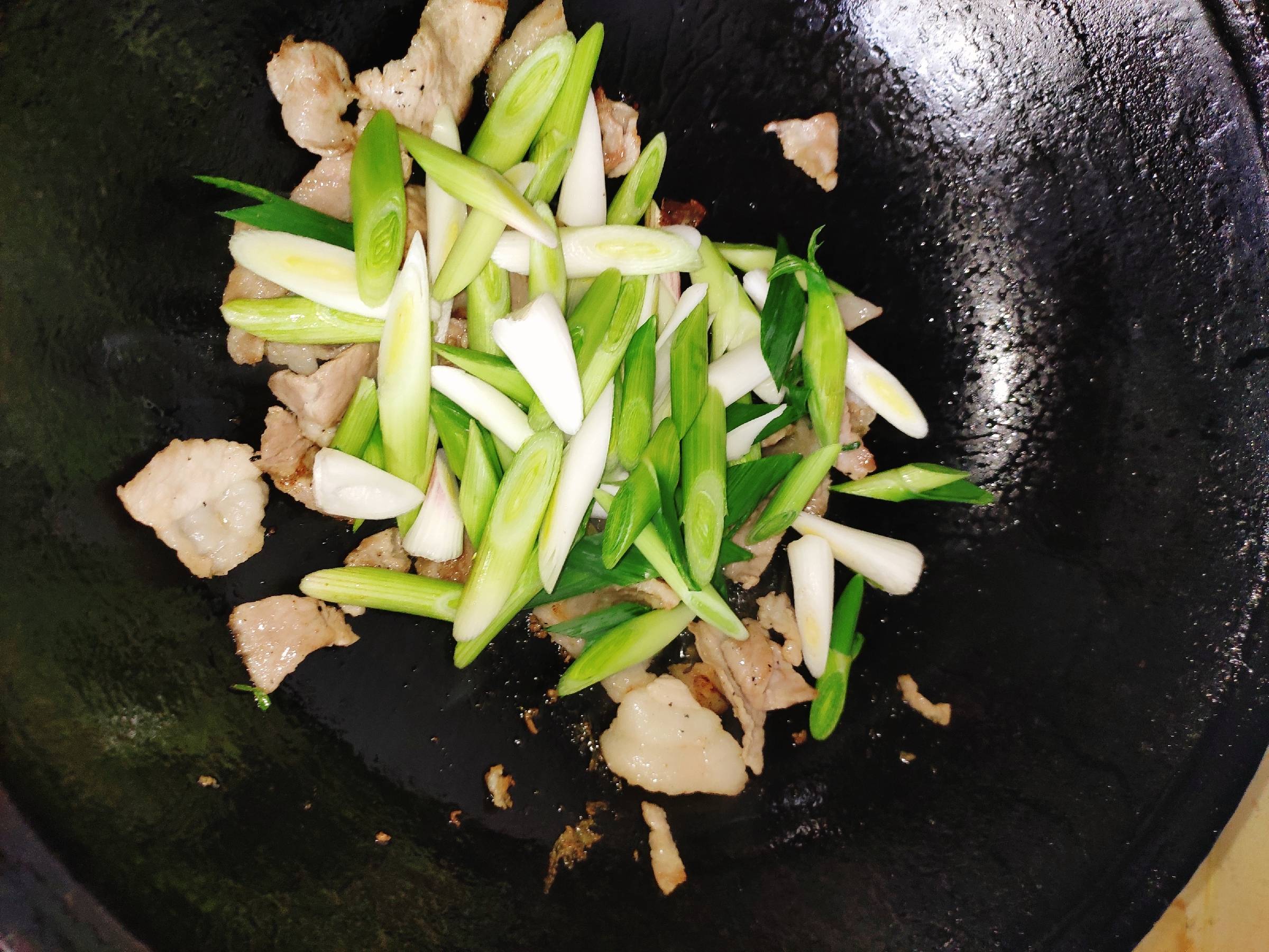 大蒜苗炒肉的做法-咸鮮味炒菜譜