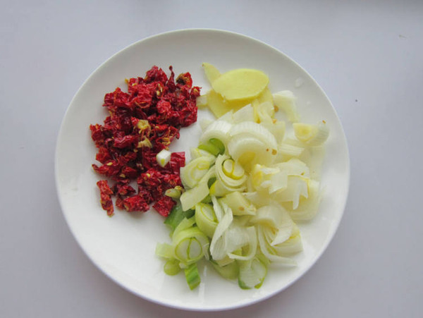 醪糟燒黃花魚的做法-家常味燒菜譜