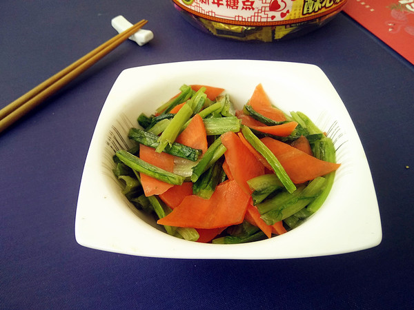 胡蘿卜炒油麥菜的做法-家常味炒菜譜