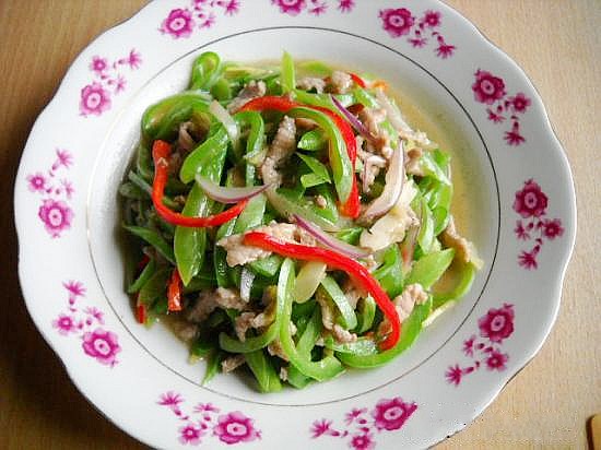 蔥香蛇豆肉絲的做法-蔥香味炒菜譜-易網(wǎng)健康養(yǎng)生網(wǎng) 蔥香蛇豆肉絲的做法-蔥香味炒菜譜