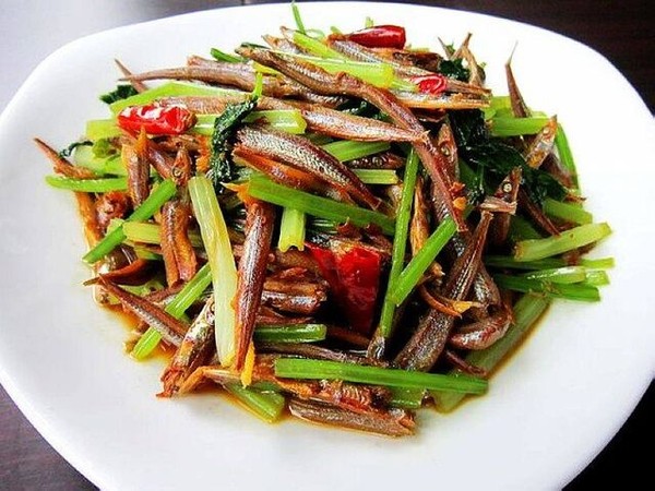 毛芹炒小青魚的做法-家常味炒菜譜-易網健康養生網 毛芹炒小青魚的做法-家常味炒菜譜