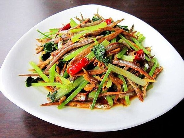 毛芹炒小青魚的做法-家常味炒菜譜-易網健康養生網 毛芹炒小青魚的做法-家常味炒菜譜