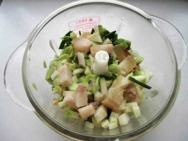 臘肉蘿卜餡餅的做法-家常味煎菜譜-易網(wǎng)健康養(yǎng)生網(wǎng) 臘肉蘿卜餡餅的做法-家常味煎菜譜