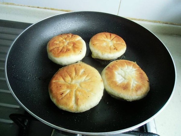 臘肉蘿卜餡餅的做法-家常味煎菜譜-易網(wǎng)健康養(yǎng)生網(wǎng) 臘肉蘿卜餡餅的做法-家常味煎菜譜
