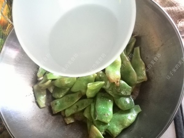 燜燉油豆角的做法-家常味燉菜譜-易網健康養(yǎng)生網 燜燉油豆角的做法-家常味燉菜譜