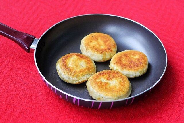 臘肉蘿卜餡餅的做法-家常味煎菜譜-易網(wǎng)健康養(yǎng)生網(wǎng) 臘肉蘿卜餡餅的做法-家常味煎菜譜
