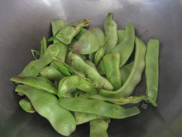 燜燉油豆角的做法-家常味燉菜譜-易網健康養(yǎng)生網 燜燉油豆角的做法-家常味燉菜譜
