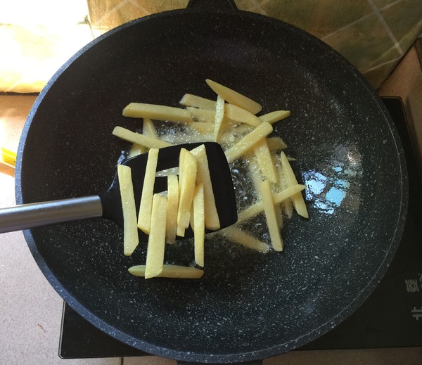 干鍋土豆蝦的做法-香辣味炒菜譜-易網健康養生網 干鍋土豆蝦的做法-香辣味炒菜譜