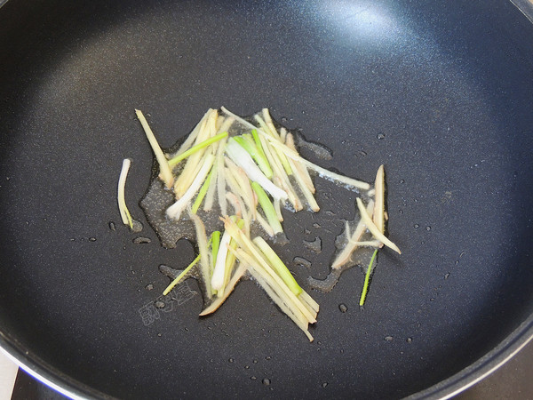 梭子蟹炒年糕的做法-家常味炒菜譜