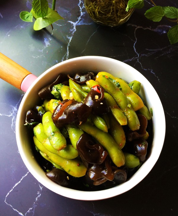 黑木耳拌毛豆的做法-香辣味拌菜譜-易網(wǎng)健康養(yǎng)生網(wǎng) 黑木耳拌毛豆的做法-香辣味拌菜譜